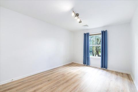 Tiny photo for 49 Hedgebrook WAY, The Hills, TX 78738 (MLS # 2576485)