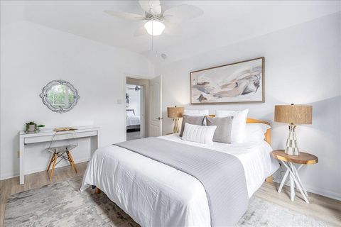 Tiny photo for 49 Hedgebrook WAY, The Hills, TX 78738 (MLS # 2576485)