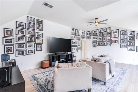 Tiny photo for 49 Hedgebrook WAY, The Hills, TX 78738 (MLS # 2576485)