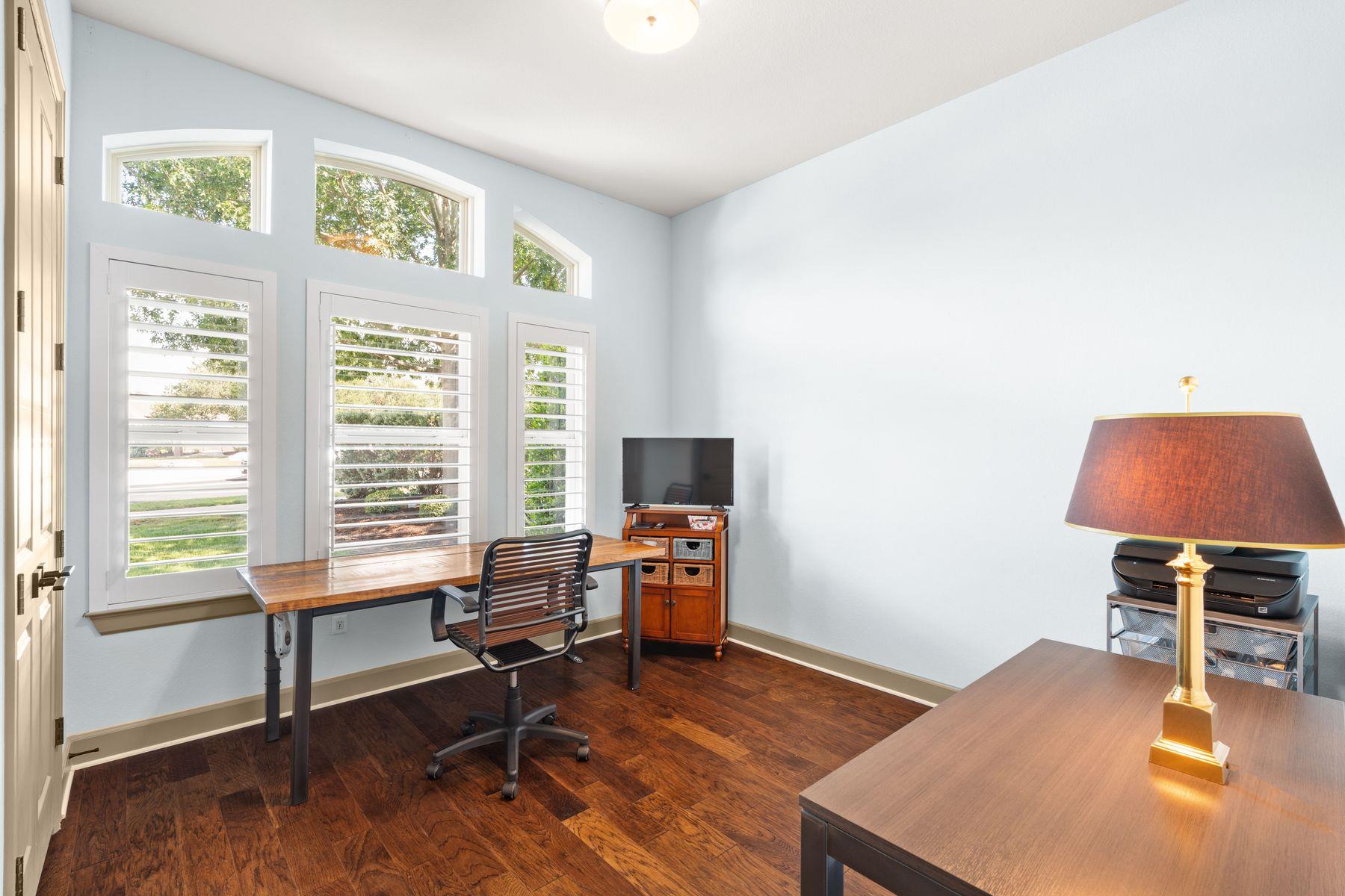 112 Barefoot Park LN