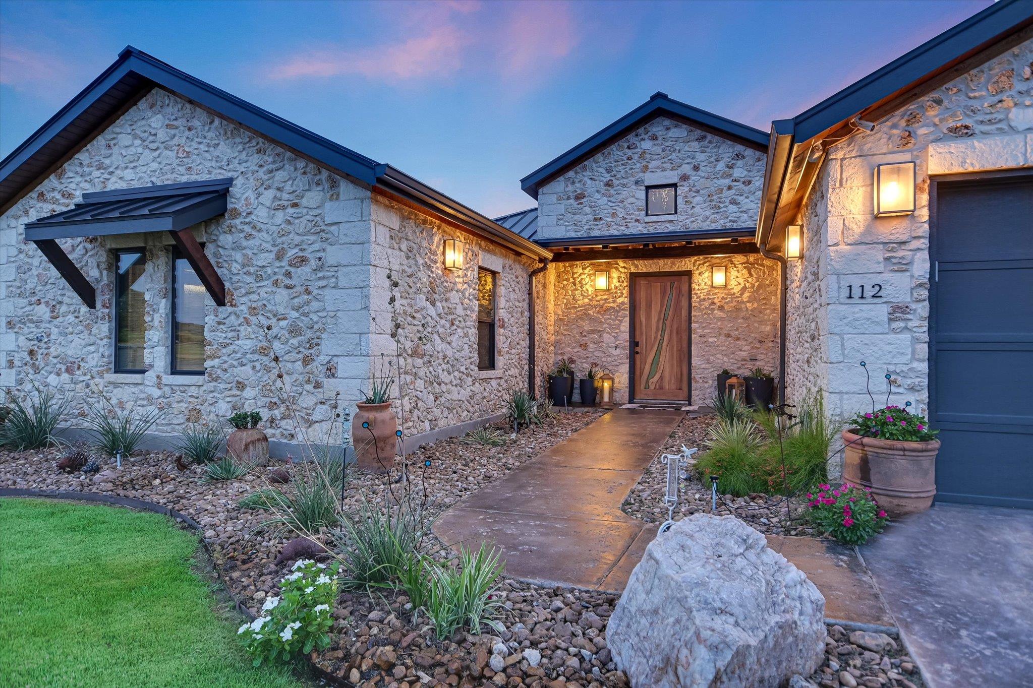 112 CLEARWATER DR