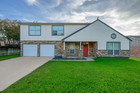 Photo of 1904 Oakridge DR, Round Rock, TX 78681 (MLS # 9621819)