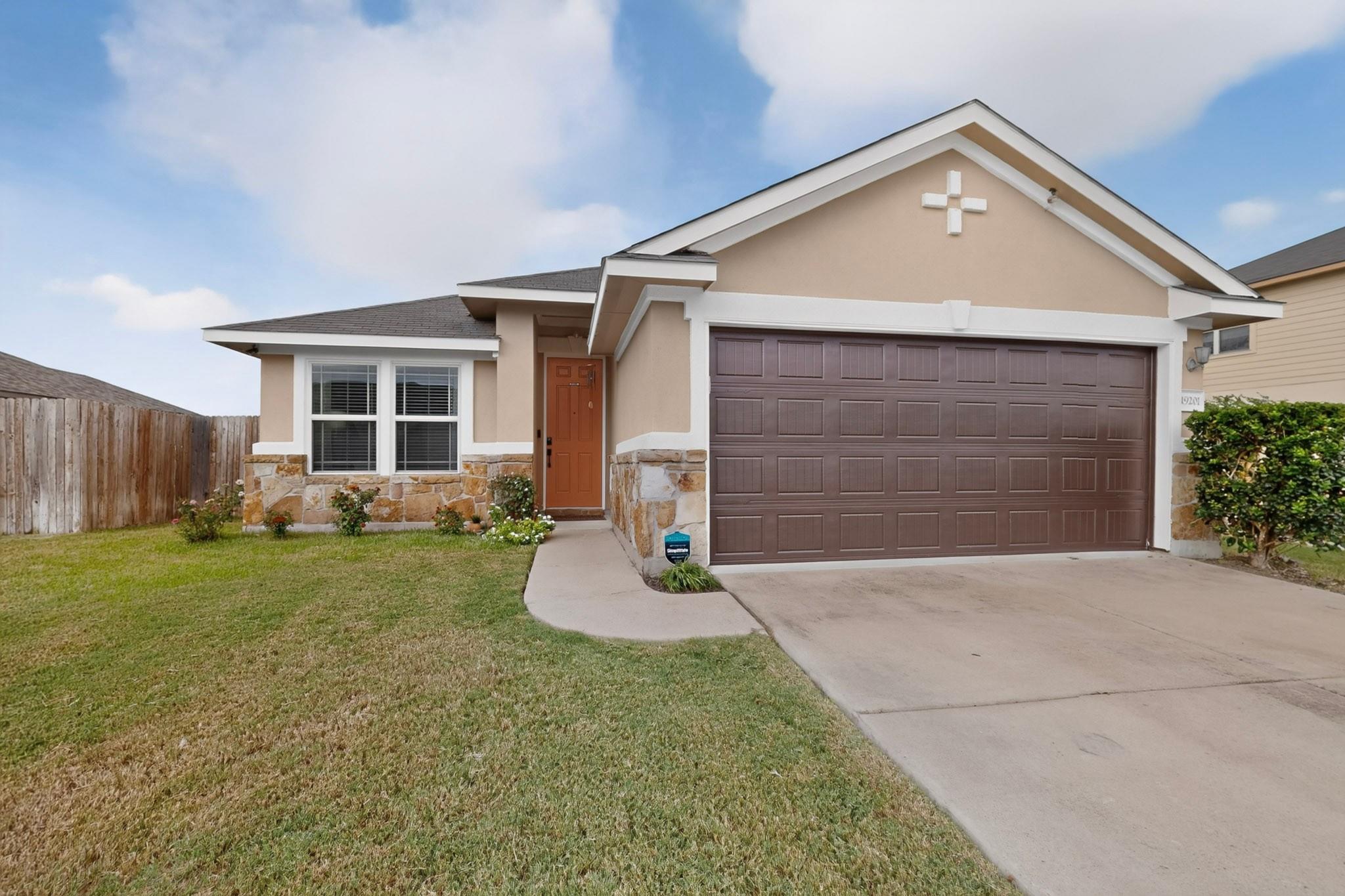 19201 Nicole LN