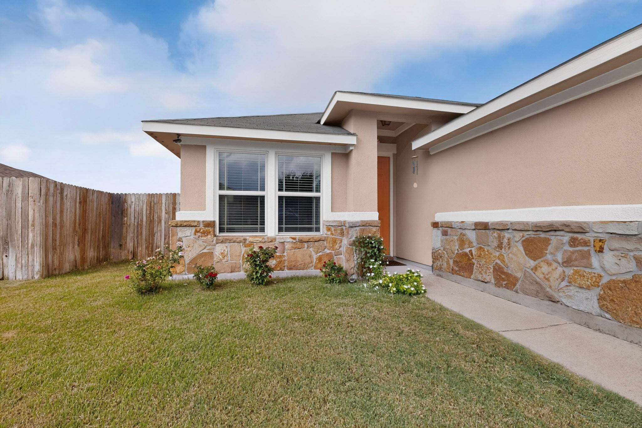 19201 Nicole LN