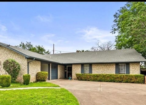 Photo of 2712 Thrushwood DR #A, Austin, TX 78757 (MLS # 6388865)