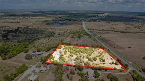 Photo of 1629 Us-183 ST, Lockhart, TX 78644 (MLS # 8526983)