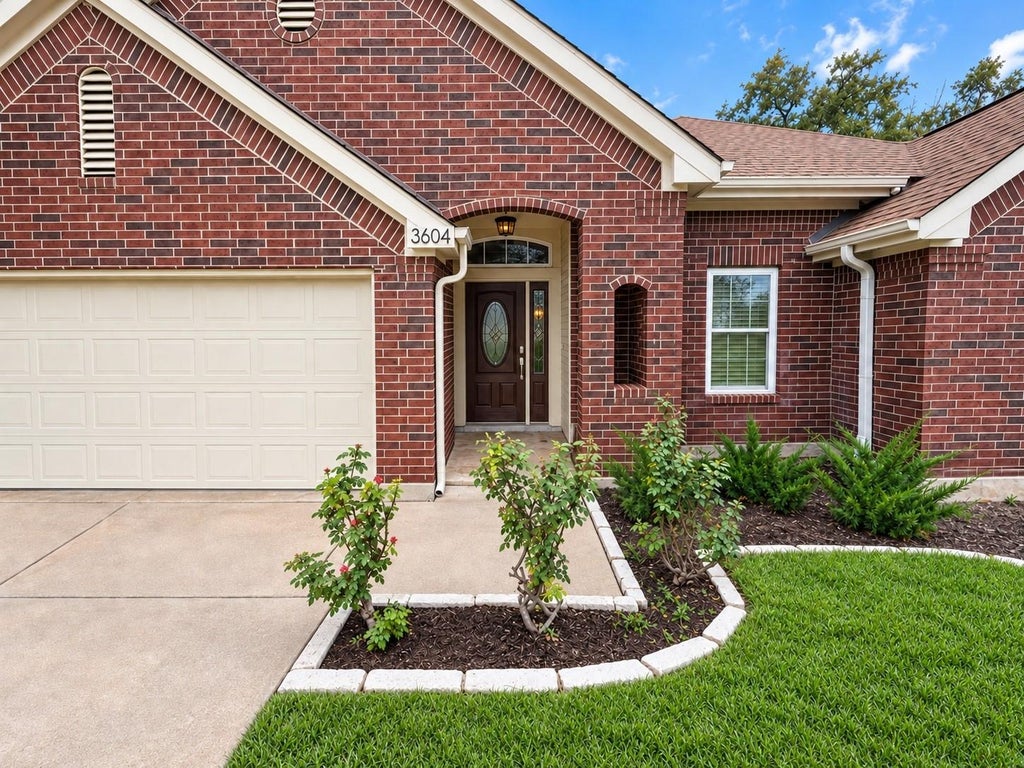 Photo of 3604 Sandoval CT, Austin, TX 78732 (MLS # 8507805)