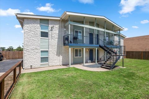 1904 Hearthstone DR Austin TX 78757