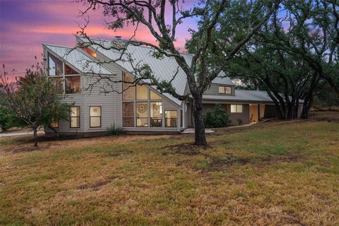 Photo of 318 Coventry RD, Spicewood, TX 78669 (MLS # 9085626)