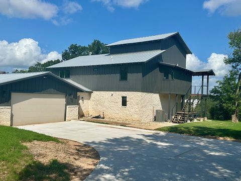 A home in Spicewood