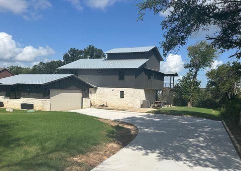 A home in Spicewood