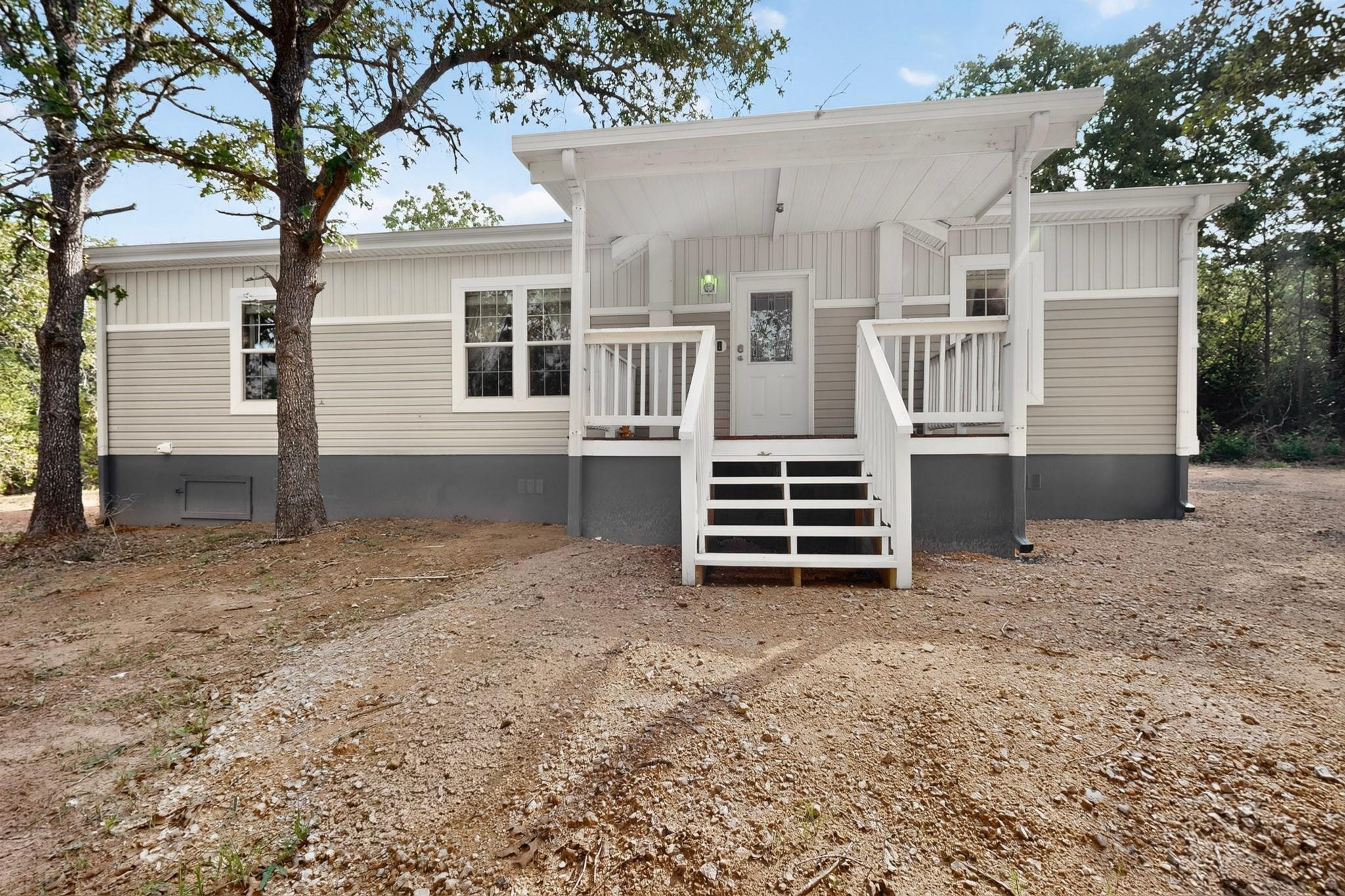 300 Flaming Oak DR