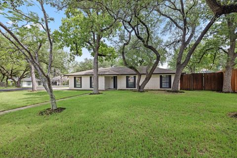 9201 Robins Nest LN Austin TX 78729