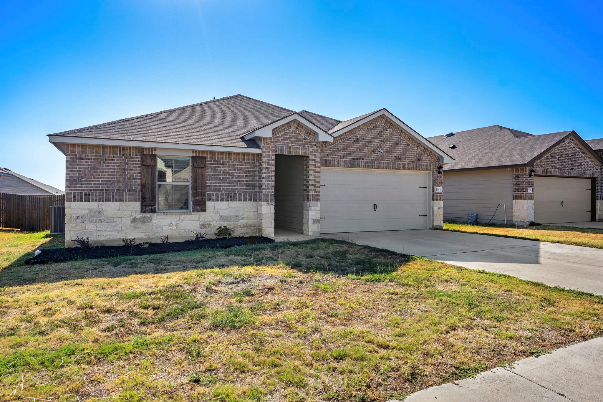 2354 Aylesbury DR