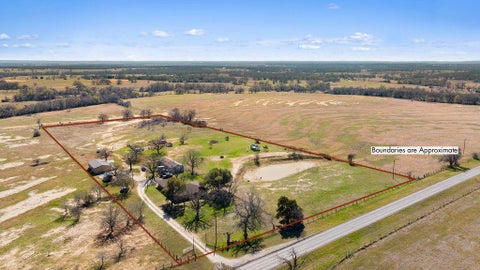 Photo of 950 S Fm 486, Thorndale, TX 76577 (MLS # 3353023)
