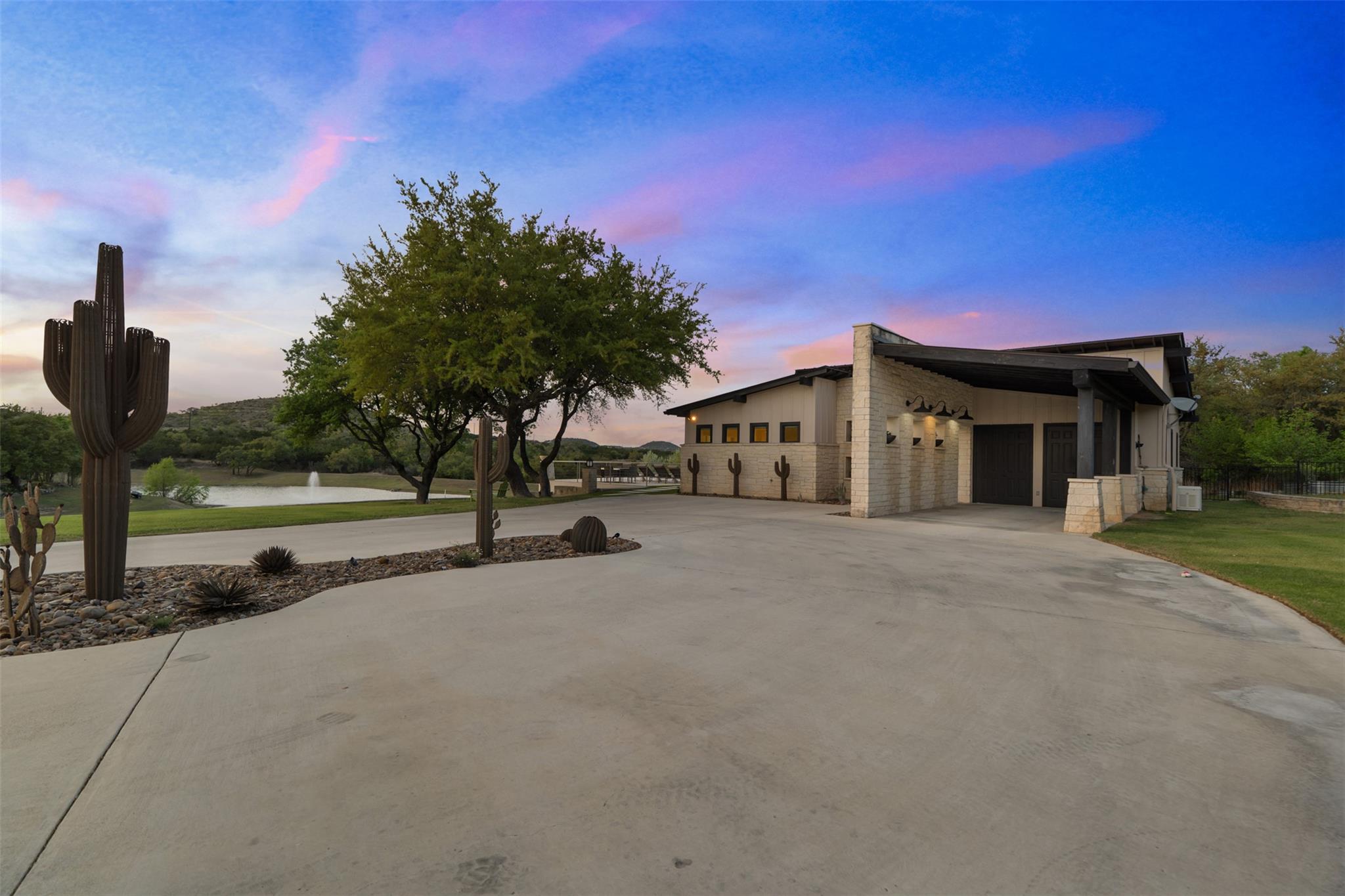 101 Rolling Hills RD