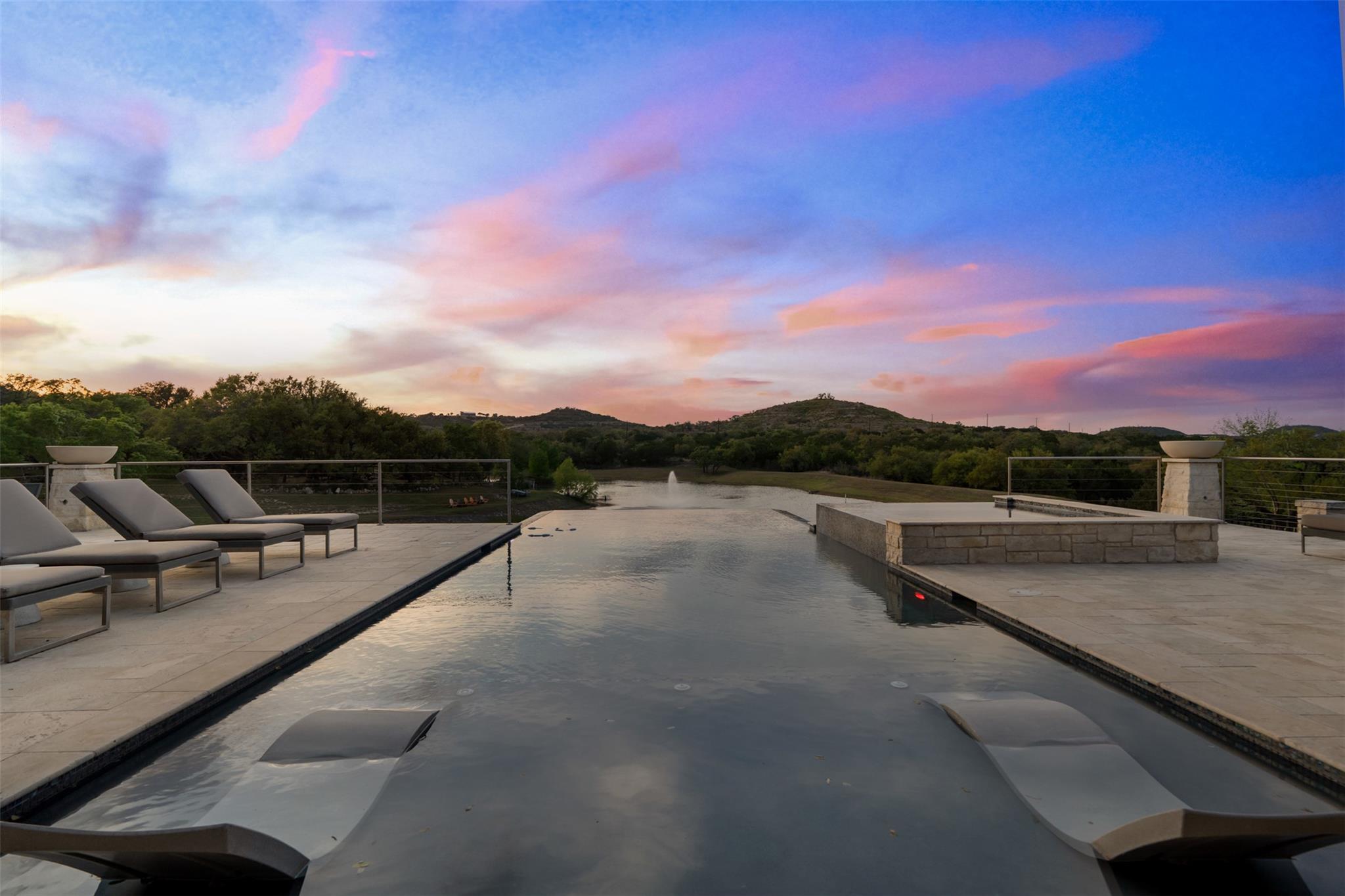 101 Rolling Hills RD