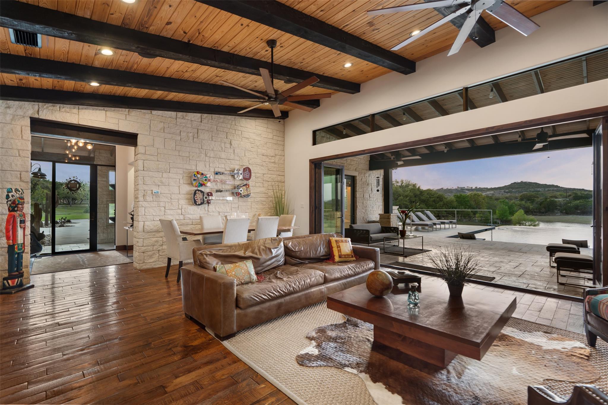 101 Rolling Hills RD