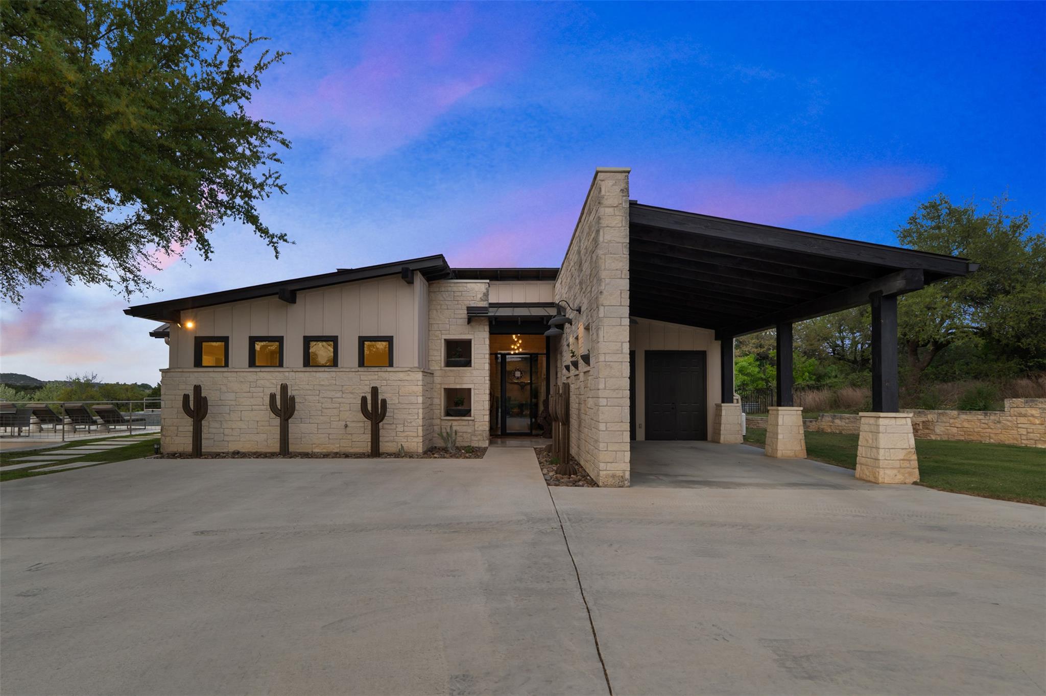 101 Rolling Hills RD