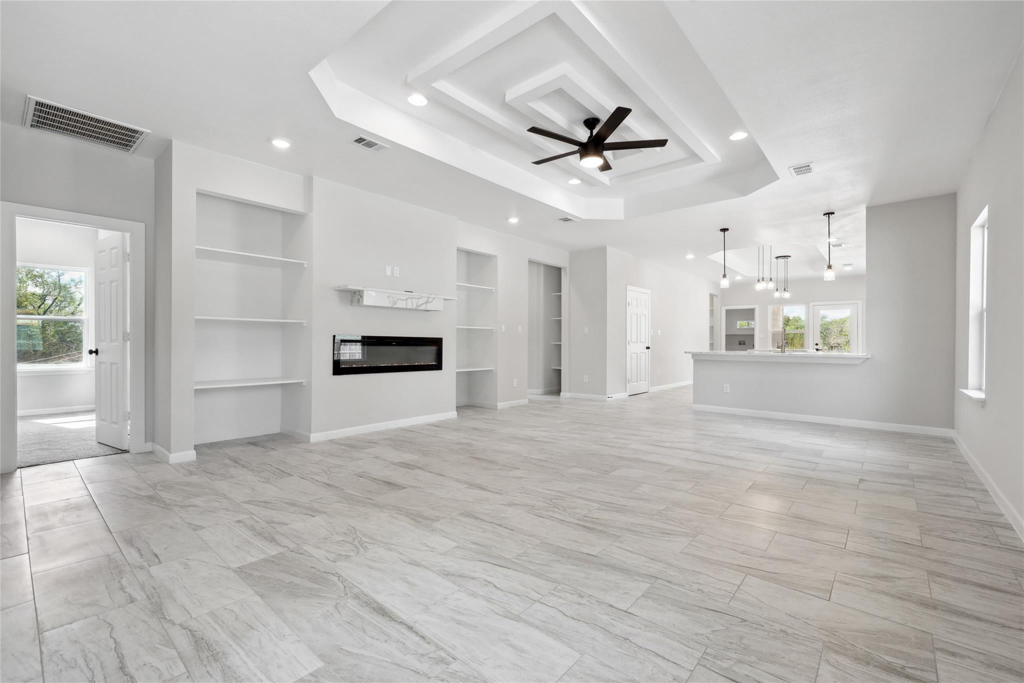 956 S Highway 304 Highway