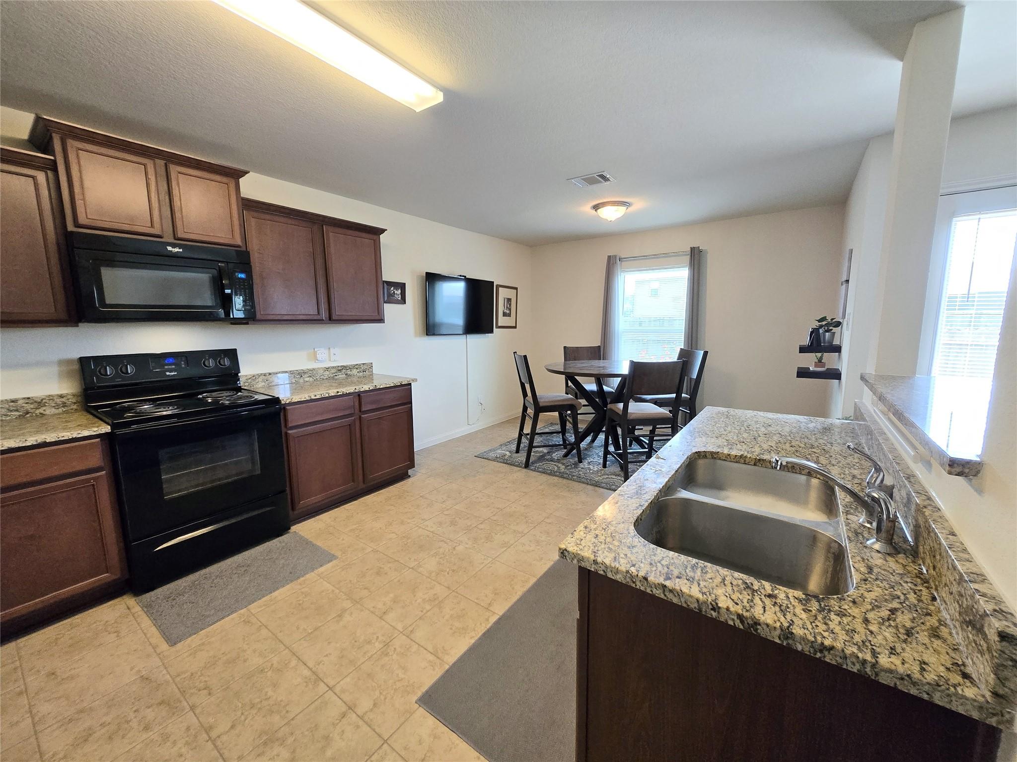 336 Farmer LN