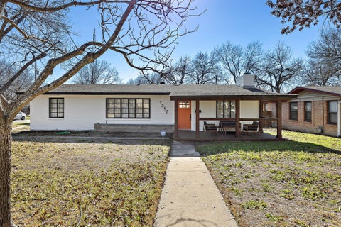 Photo of 1317 Cloverleaf DR, Austin, TX 78723 (MLS # 8218237)