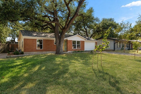 Photo of 2003 Fair Oaks DR, Austin, TX 78745 (MLS # 3638871)
