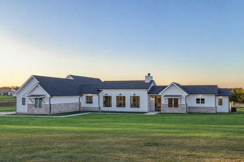 325 Sundance TRL Liberty Hill TX 78642