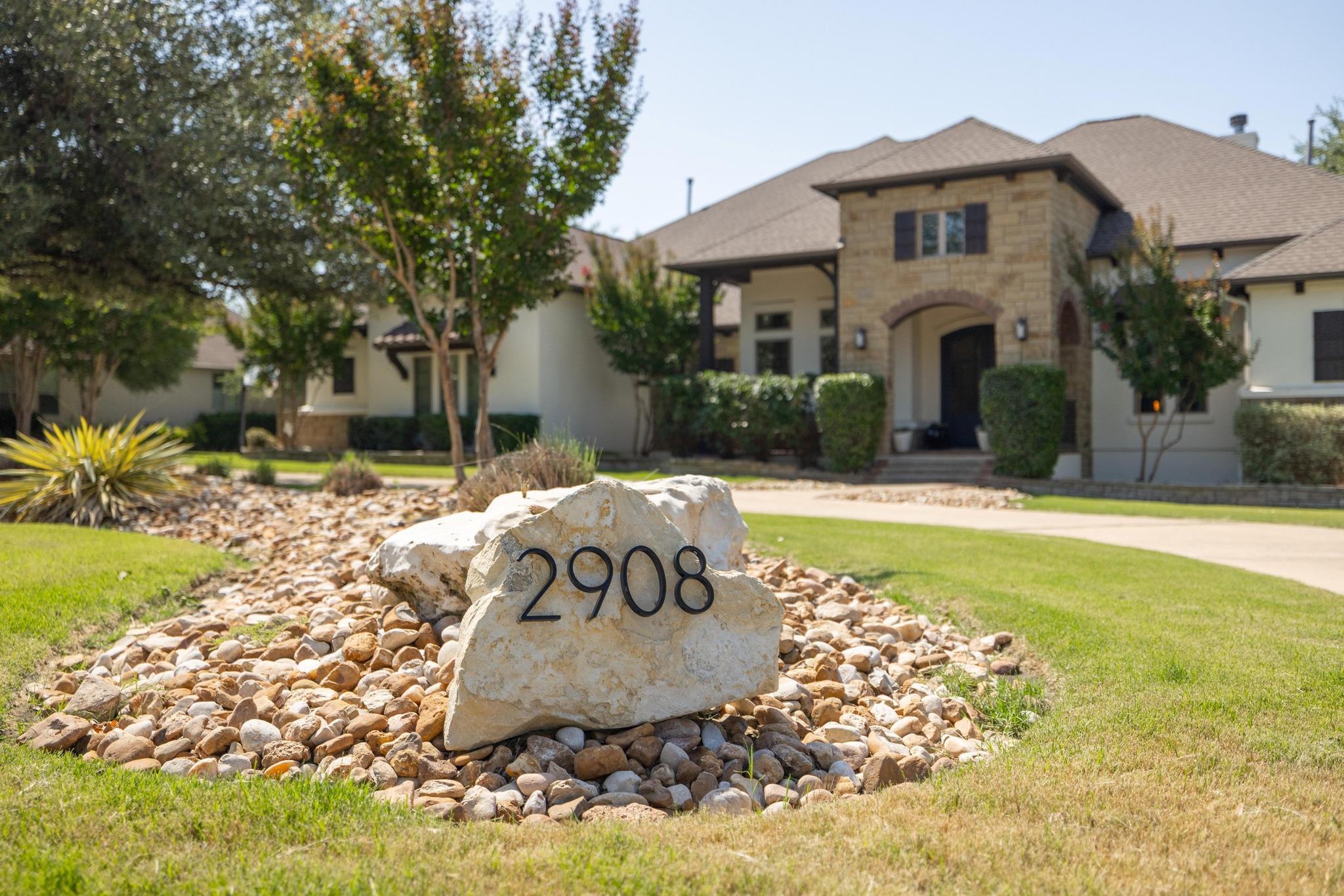 2908 Vista Heights DR