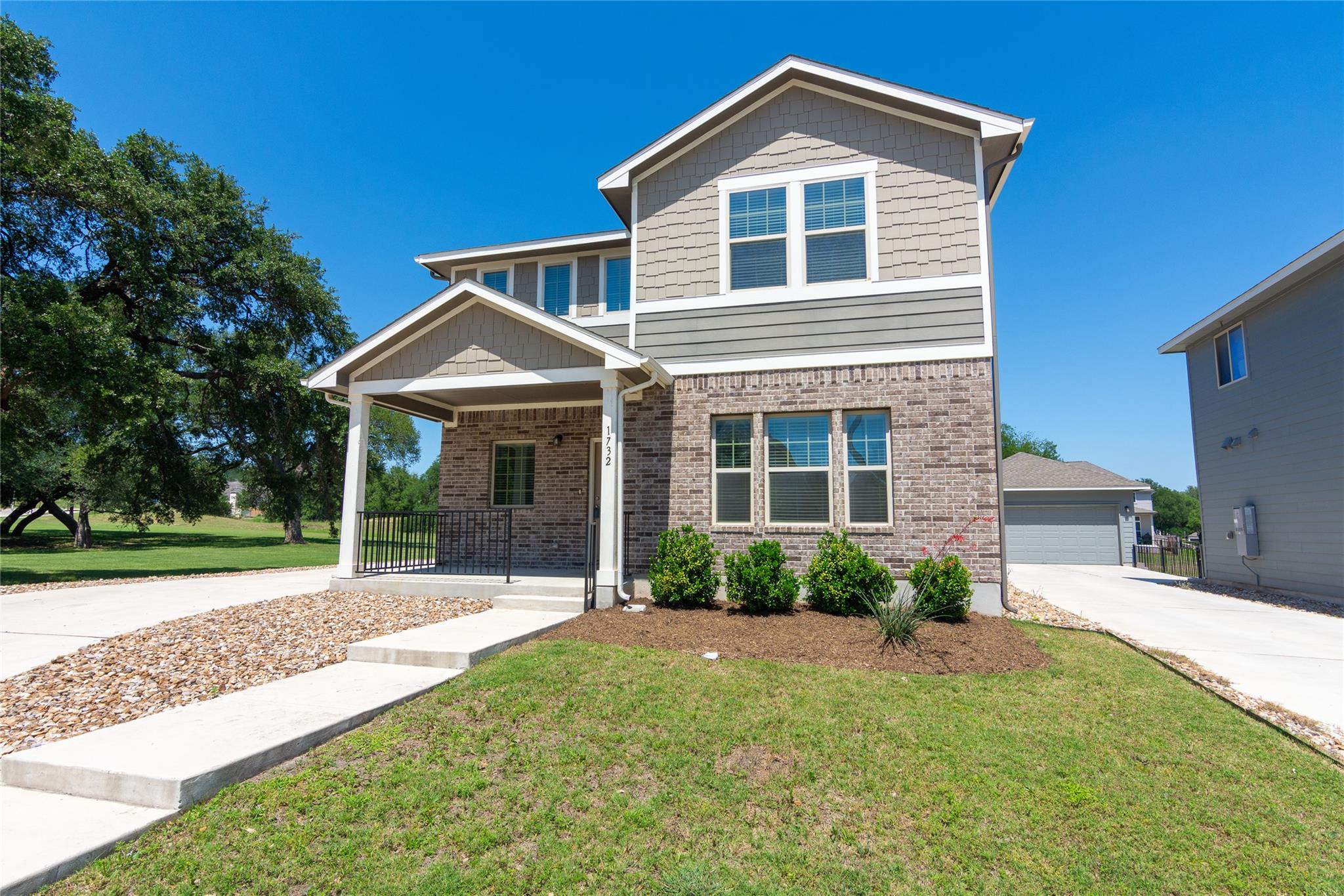 1732 Lakota LN