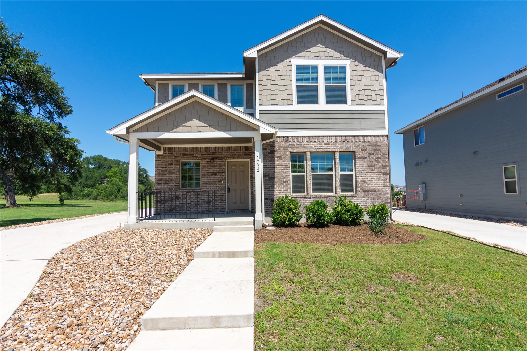 1732 Lakota LN
