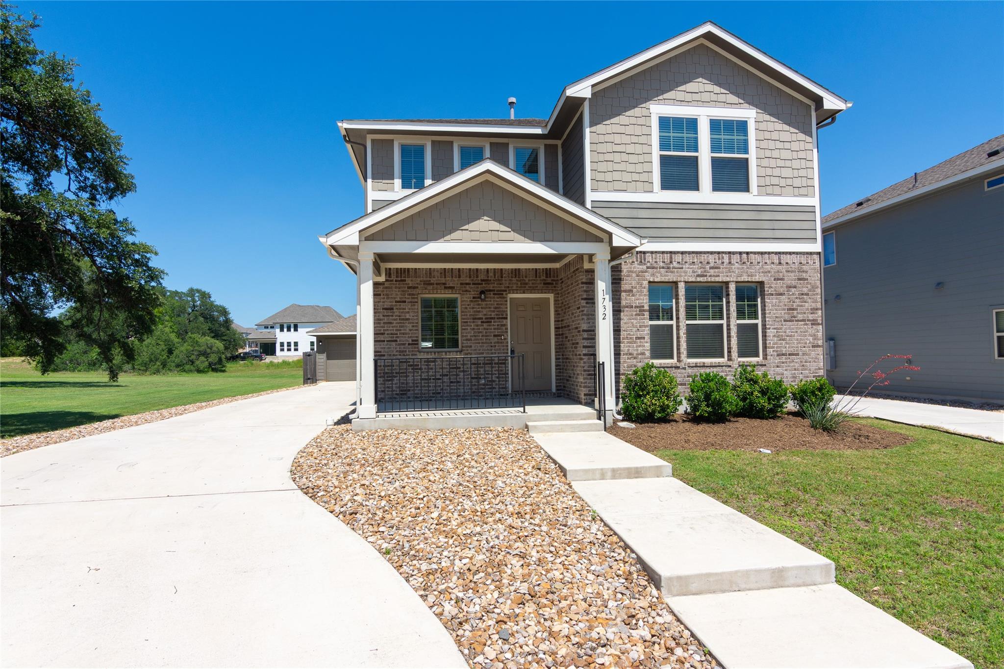1732 Lakota LN