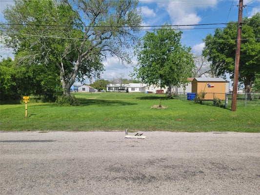 509 MIGL ST, YOAKUM, TX 77995 - Image b9b64b0c2464598cd8a53df55ecb5280/860702796