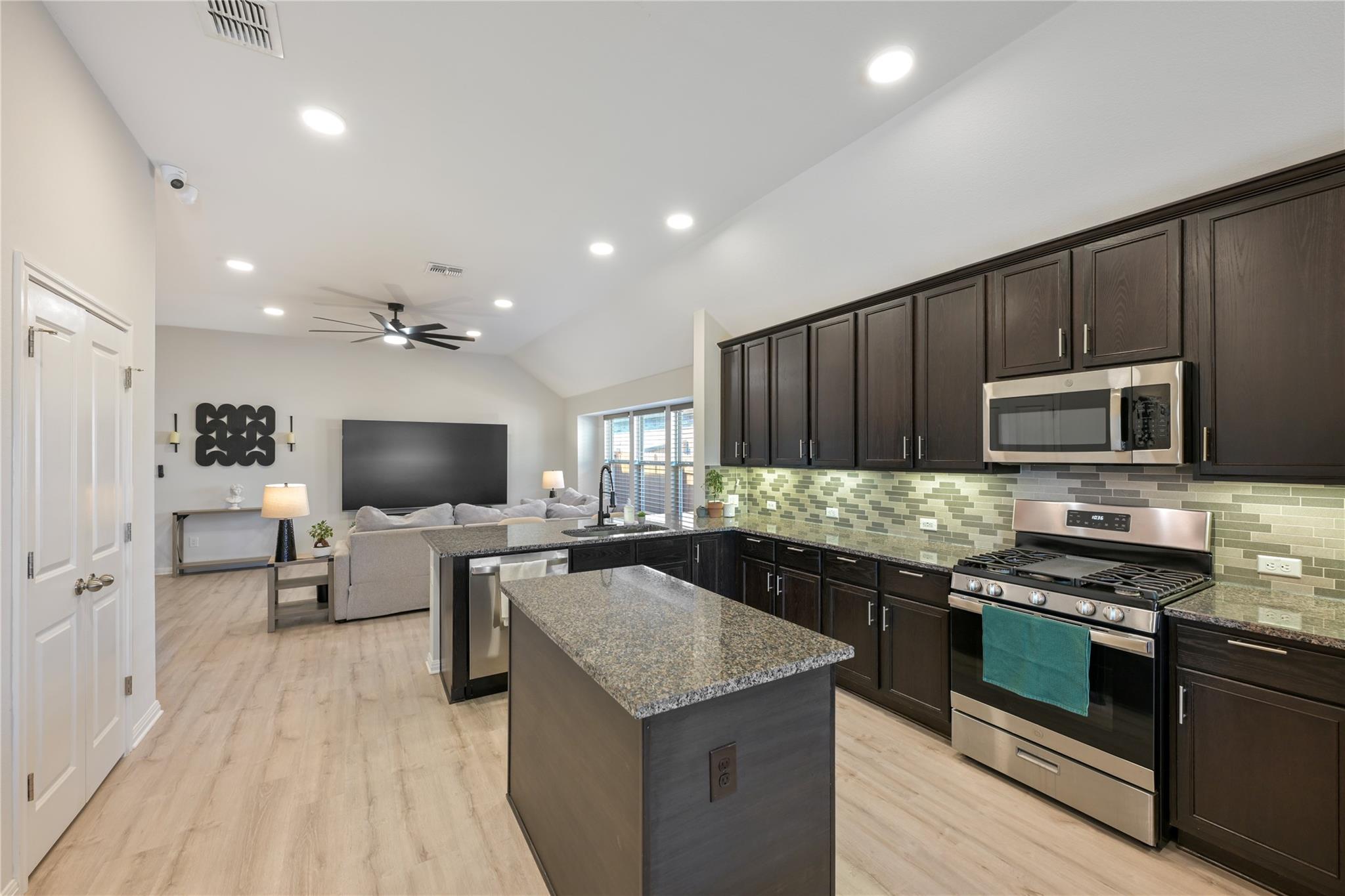 227 Biscayne Bay BND
