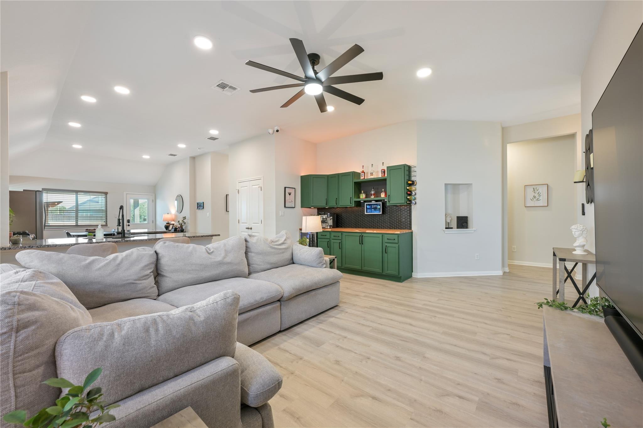 227 Biscayne Bay BND