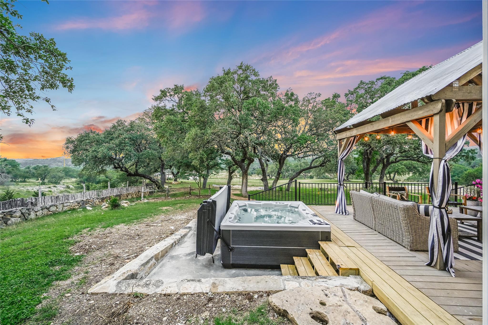 1174 ROYAL EAGLE DR