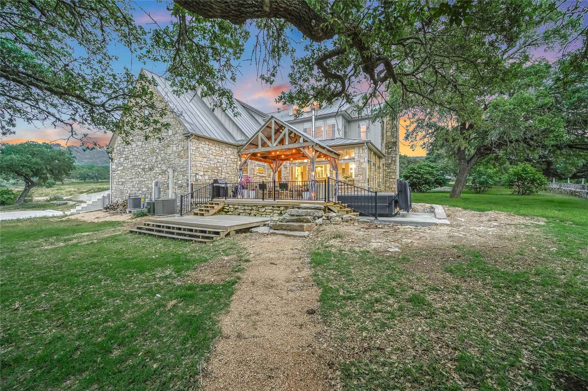 1174 ROYAL EAGLE DR