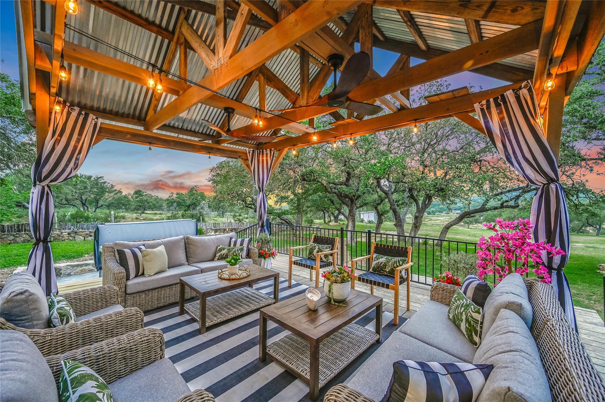 1174 ROYAL EAGLE DR