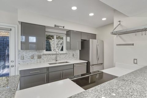 Photo of 6723 Old Quarry LN, Austin, TX 78731 (MLS # 3183977)