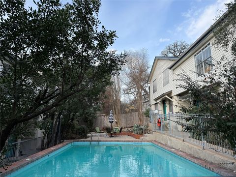 Photo of 3902 Peterson Ave #202, Austin, TX 78756 (MLS # 6192546)