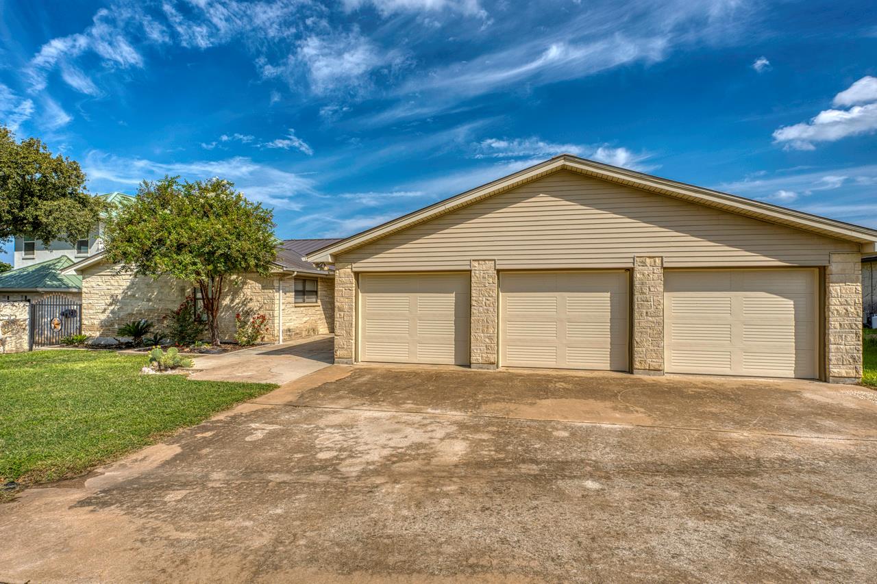 209 Senisa DR