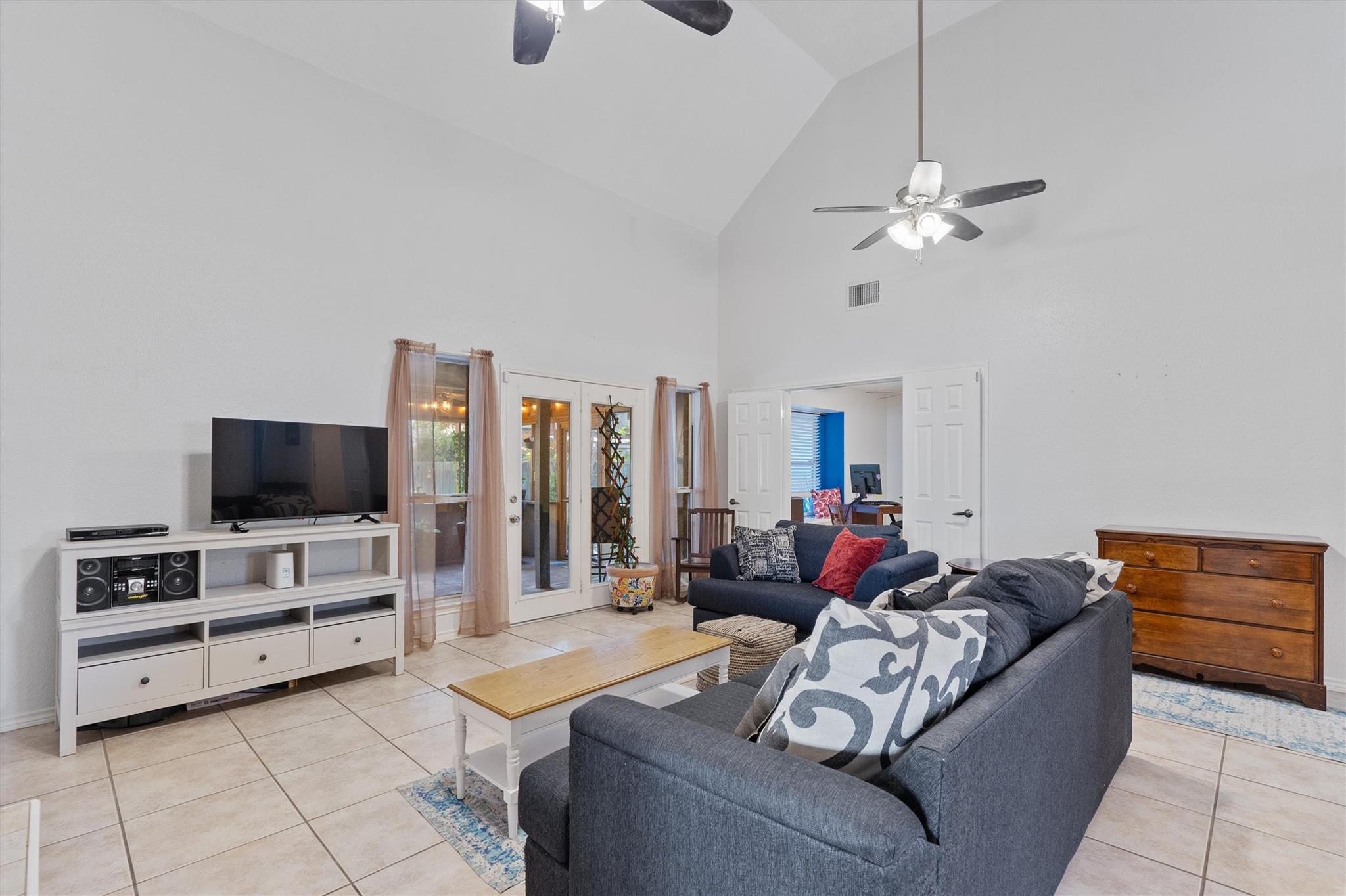 1103 Riverlawn DR