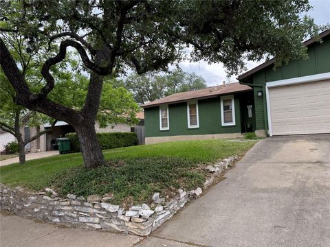 Photo of 7901 Croftwood DR, Austin, TX 78749 (MLS # 7350674) Photo of 7901 Croftwood DR, Austin, TX 78749 (MLS # 7350674)