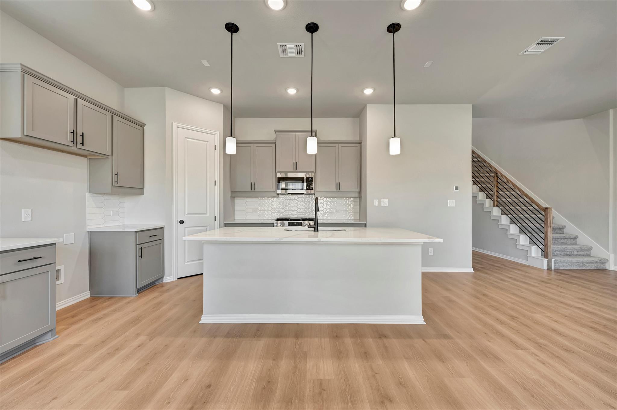 186 Grayson Elm PASS