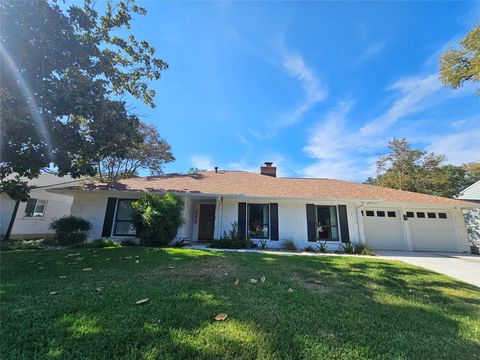 Photo of 11410 Santa Cruz DR, Austin, TX 78759 (MLS # 7246606)