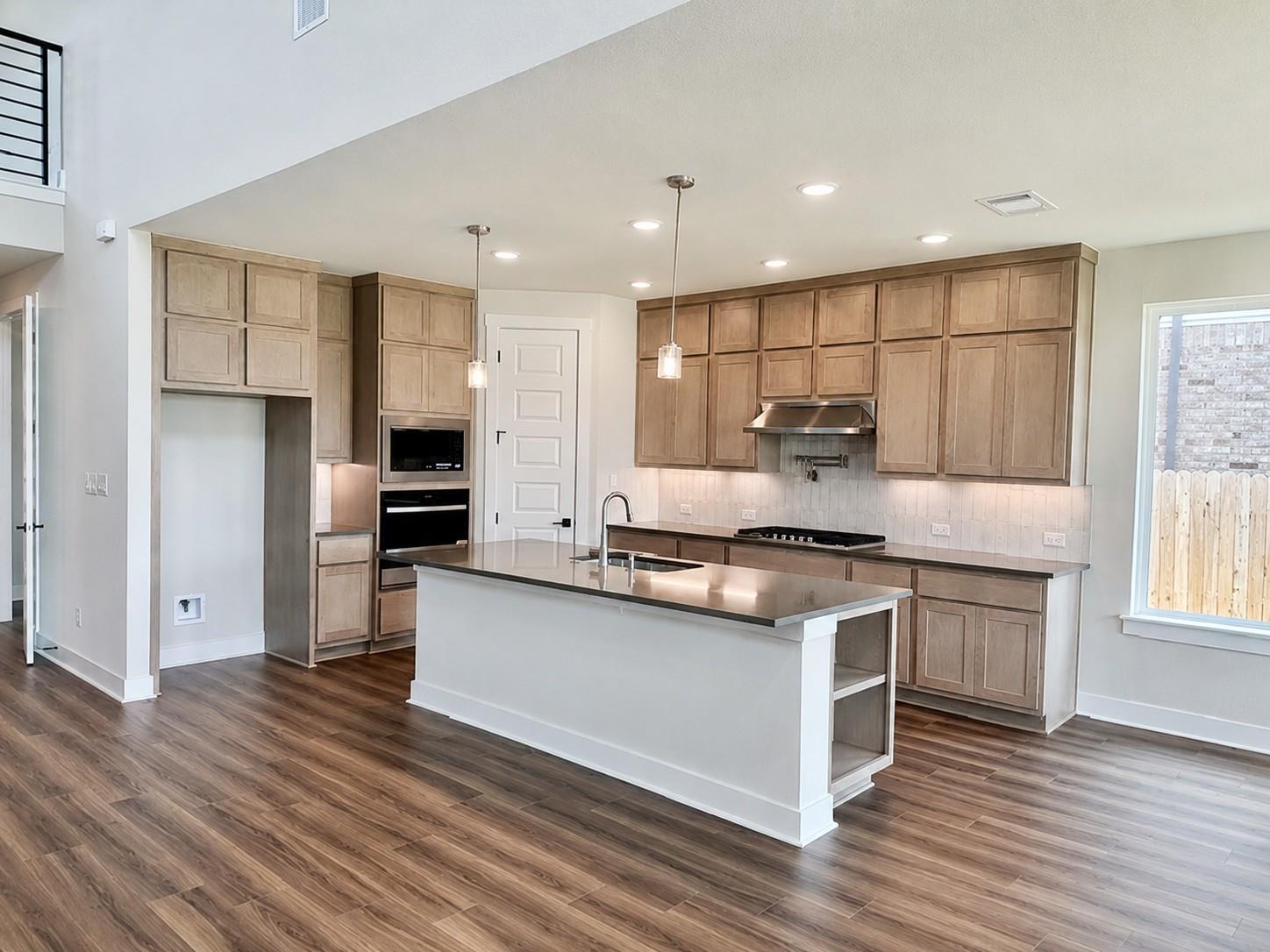 19600 Erna DR