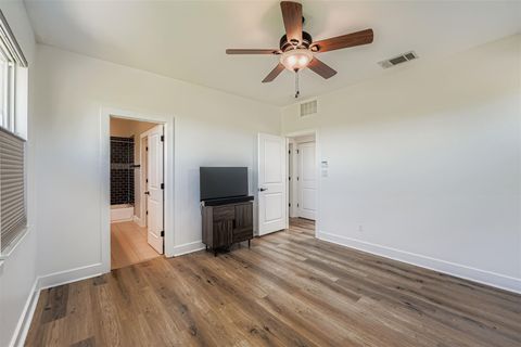 Tiny photo for 2709 E 13th ST, Austin, TX 78702 (MLS # 5507985)