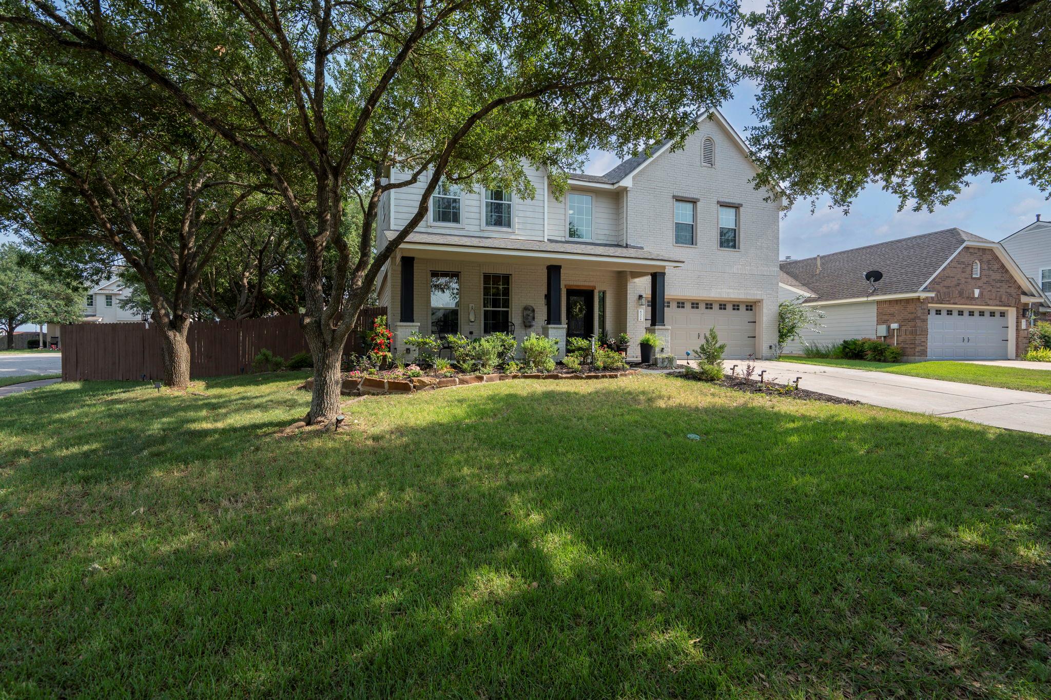832 Hometown PKWY