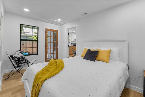 Tiny photo for 2404 Santa Rita ST, Austin, TX 78702 (MLS # 3490801)