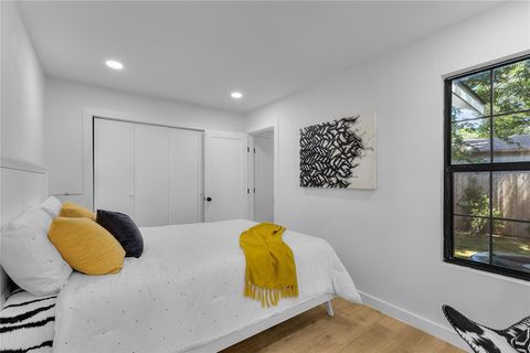 Tiny photo for 2404 Santa Rita ST, Austin, TX 78702 (MLS # 3490801)